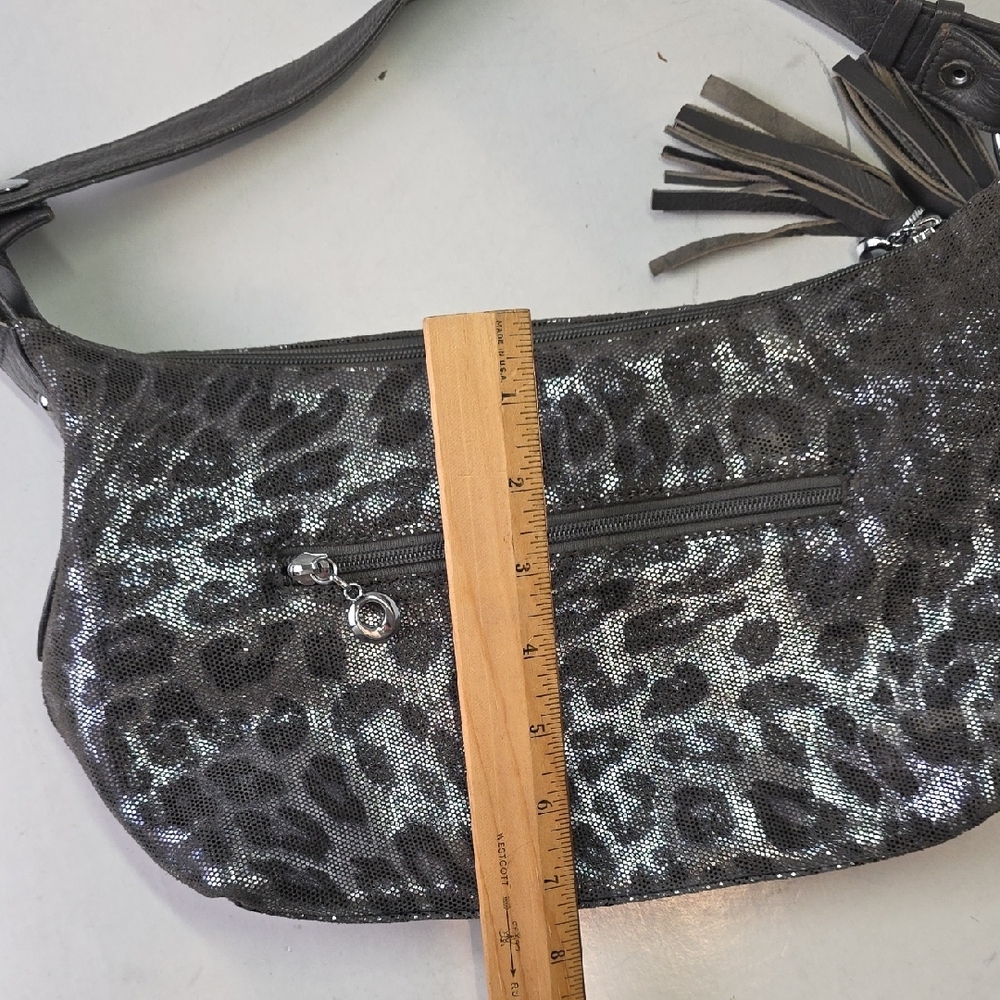 Elegant Silver Gray Leopard Print Leather Shoulder Bag - Picture 7 of 12